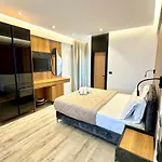 فندق Joni 4*